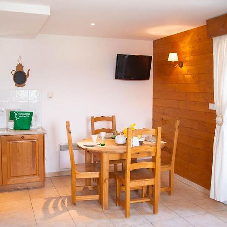 Village De Gites Les Chalets De L'Aubrac Aumont-Aubrac Bagian luar foto
