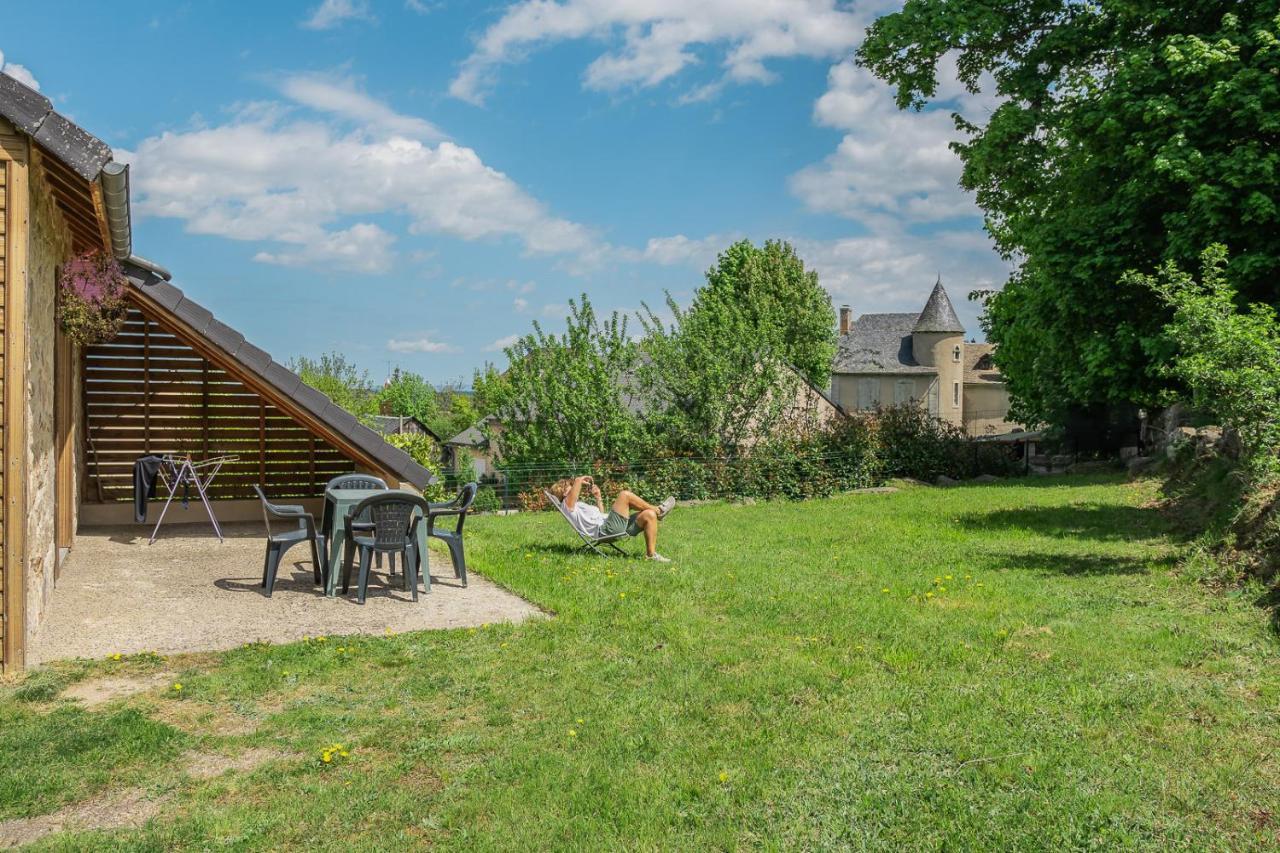 Village De Gites Les Chalets De L'Aubrac Aumont-Aubrac Bagian luar foto