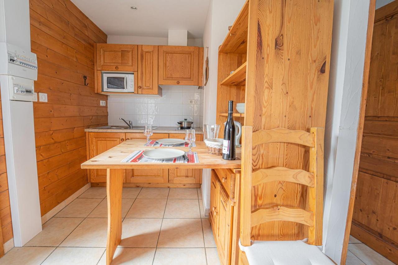 Village De Gites Les Chalets De L'Aubrac Aumont-Aubrac Bagian luar foto